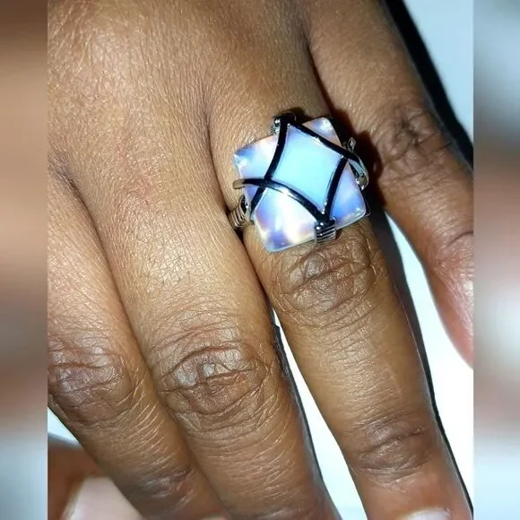 Beautiful vintage caged moonstone ring sz.6 - Picture 6 of 9